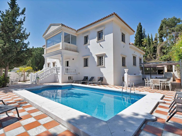 Villa for Sale in Marbella, Malaga 1