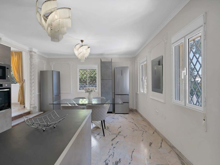 Villa for Sale in Marbella, Malaga 12