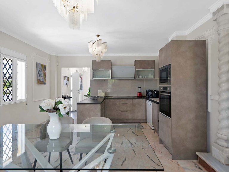 Villa for Sale in Marbella, Malaga 13