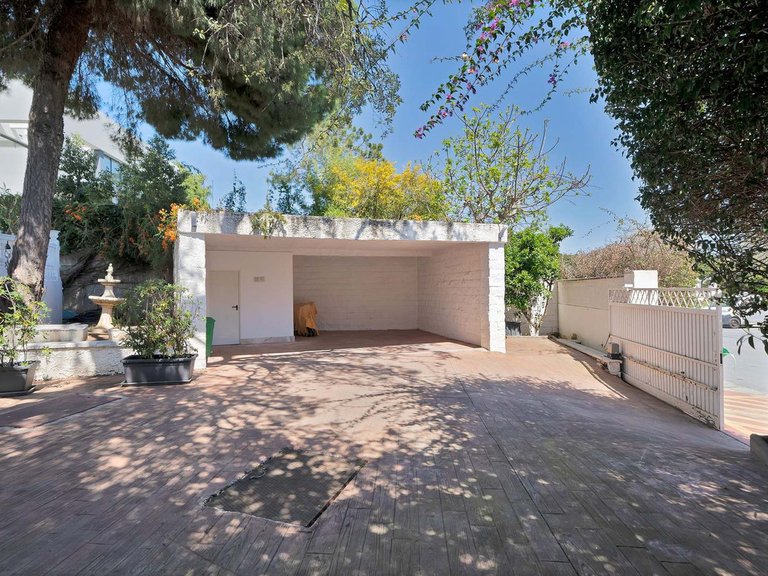 Villa for Sale in Marbella, Malaga 32
