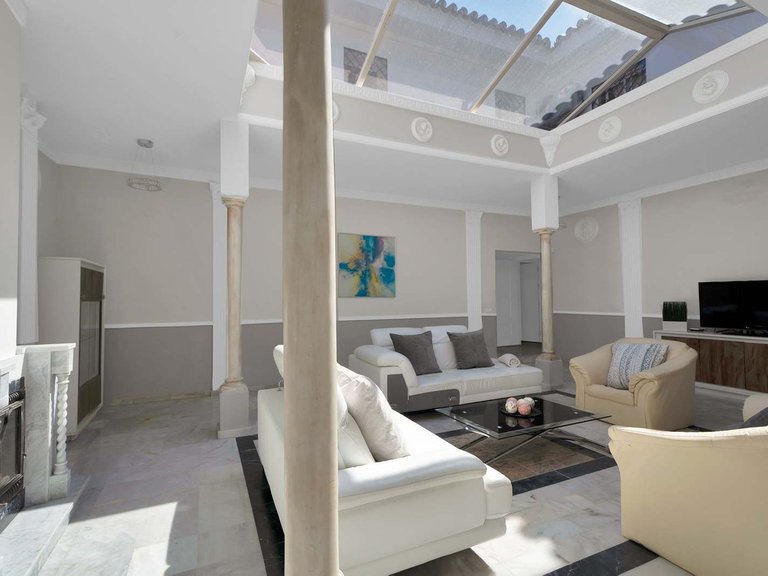 Villa for Sale in Marbella, Malaga 9