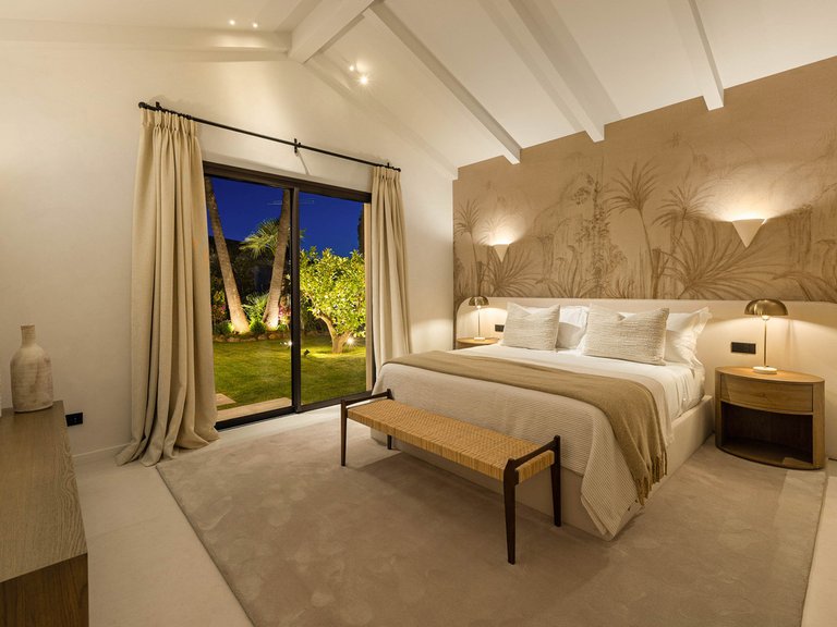 Villa for Sale in Costa del Sol Nueva Andalucía, Malaga 10