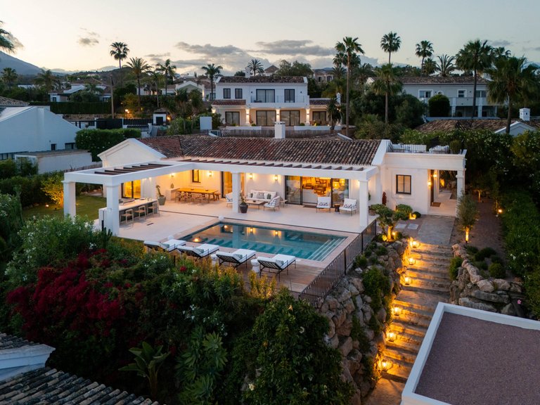 Villa for Sale in Costa del Sol Nueva Andalucía, Malaga 13