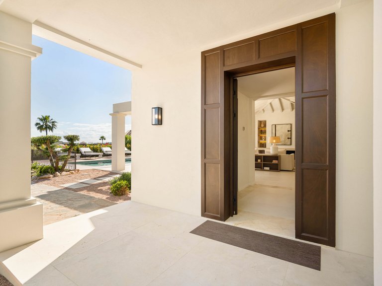 Villa for Sale in Costa del Sol Nueva Andalucía, Malaga 16