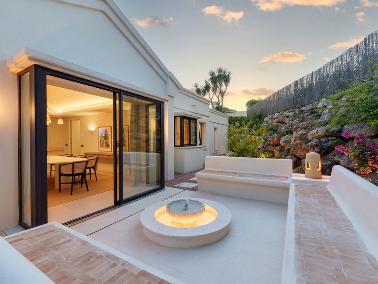 Villa for Sale in Costa del Sol Nueva Andalucía, Malaga 2