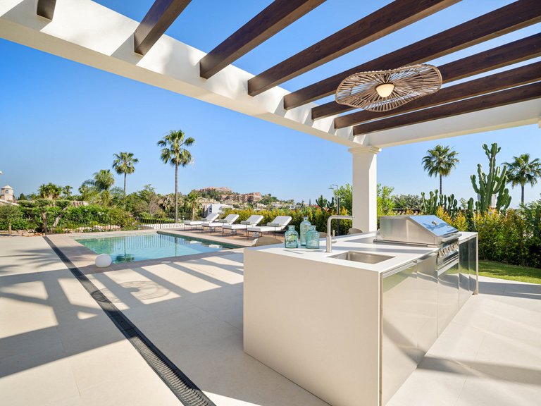 Villa for Sale in Costa del Sol Nueva Andalucía, Malaga 24