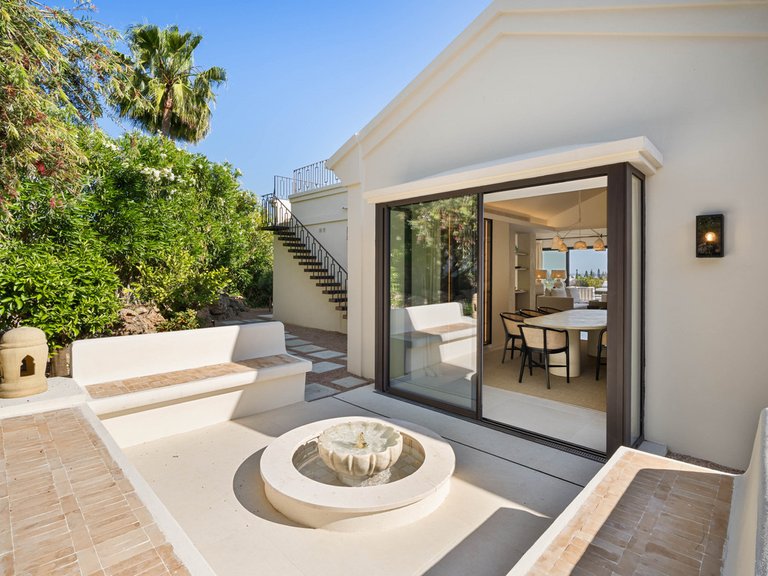 Villa for Sale in Costa del Sol Nueva Andalucía, Malaga 26