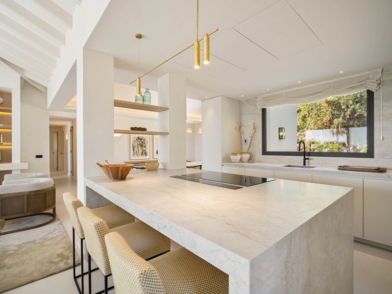 Villa for Sale in Costa del Sol Nueva Andalucía, Malaga 30