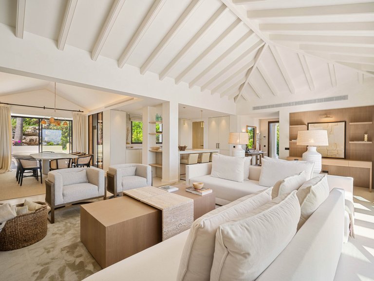 Villa for Sale in Costa del Sol Nueva Andalucía, Malaga 33