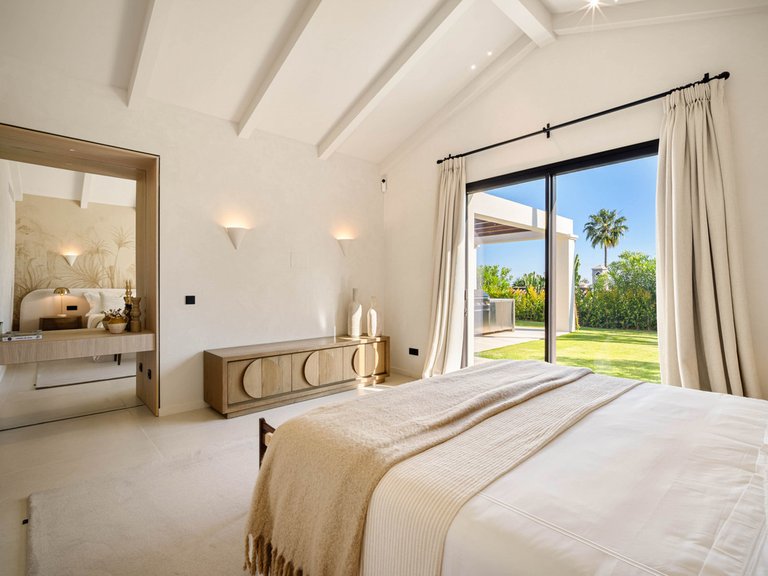 Villa for Sale in Costa del Sol Nueva Andalucía, Malaga 47