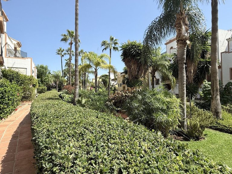 Apartment for Sale in Guadalmina Alta, Malaga 33