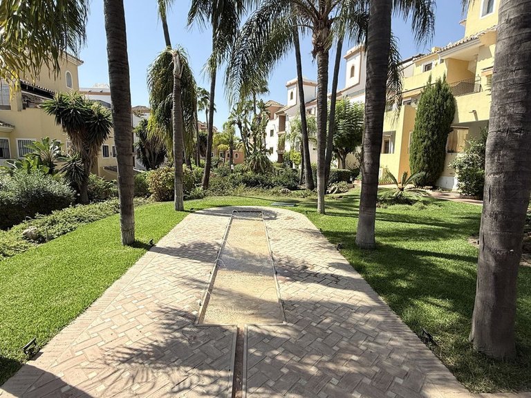Apartment for Sale in Guadalmina Alta, Malaga 37