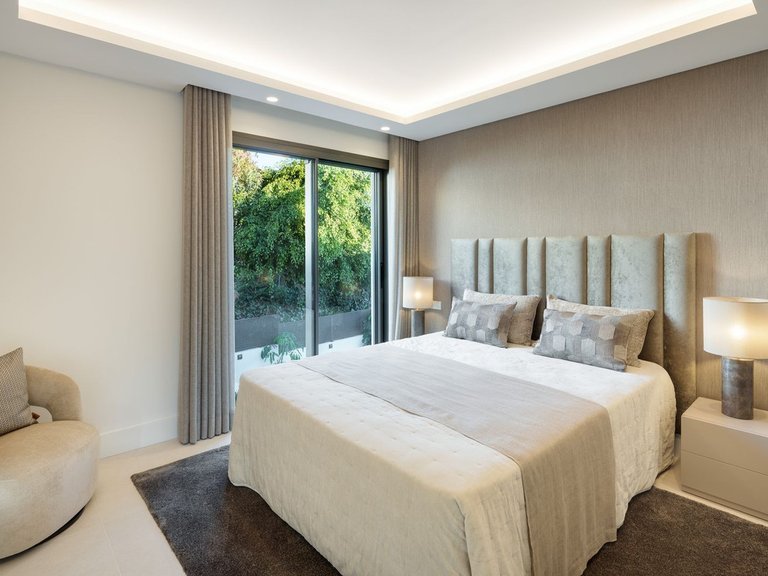 Villa for Sale in Nueva Andalucía, Malaga 32