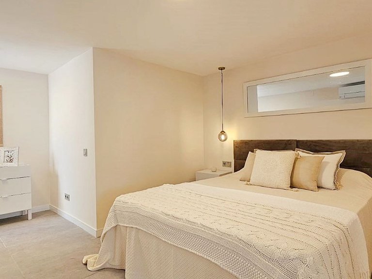 Villa for Sale in Estepona, Malaga 34