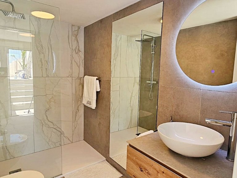 Villa for Sale in Estepona, Malaga 35