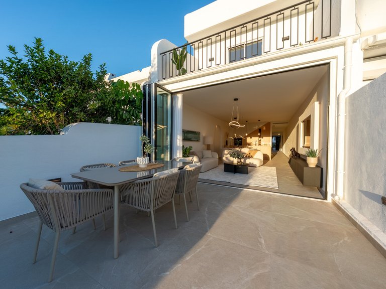 Villa for Sale in Nueva Andalucía, Malaga 2
