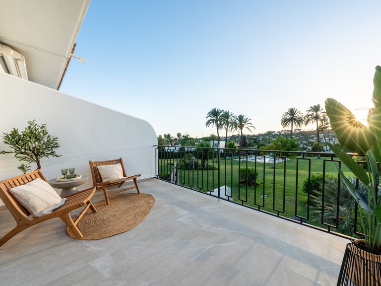 Villa for Sale in Nueva Andalucía, Malaga 30