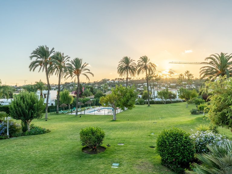 Villa for Sale in Nueva Andalucía, Malaga 36