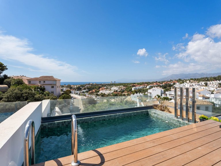 Apartment for Sale in Artola, Malaga 36