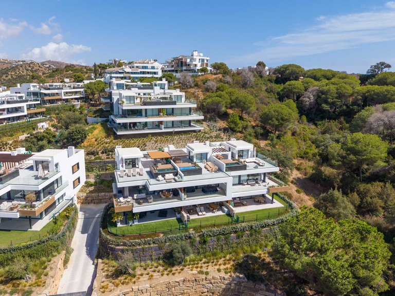 Apartment for Sale in Artola, Malaga 37