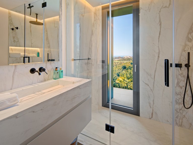 Villa for Sale in El Rosario, Malaga 24