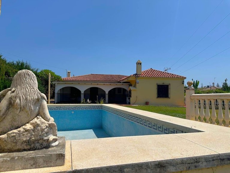 Villa for Sale in Estepona, Malaga 1