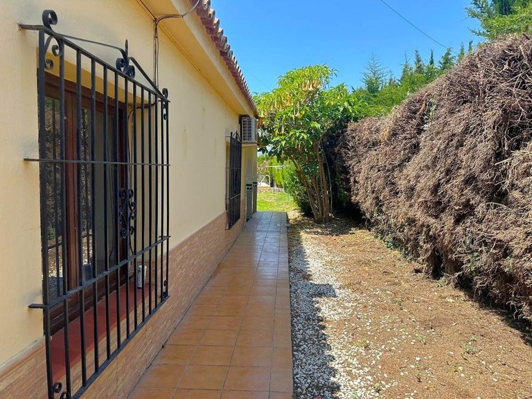 Villa for Sale in Estepona, Malaga 12