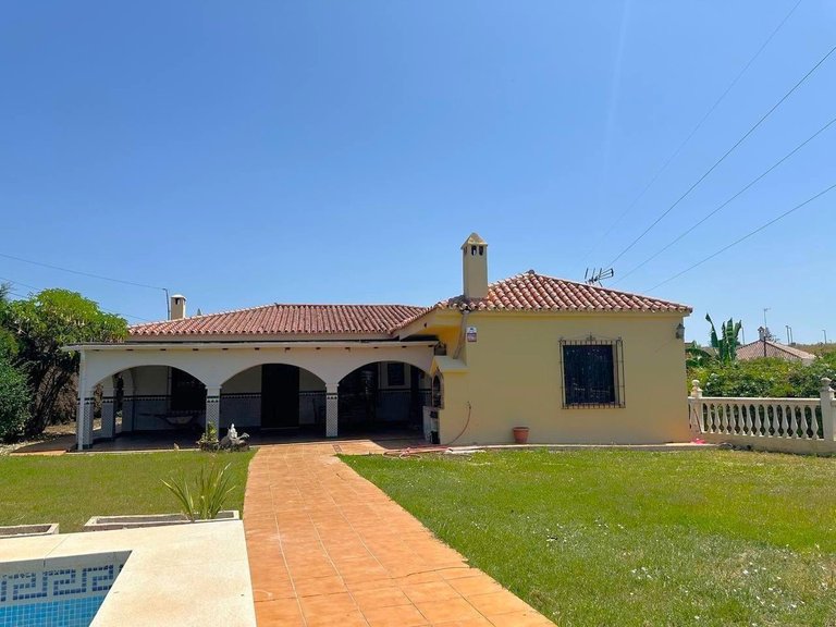 Villa for Sale in Estepona, Malaga 6