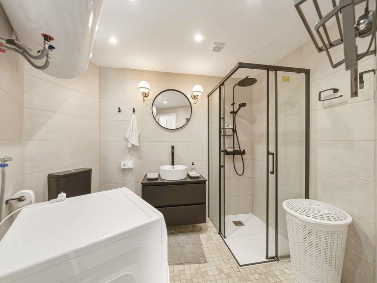 Apartment for Sale in Costa del Sol, Benalmadena Costa, Malaga 16