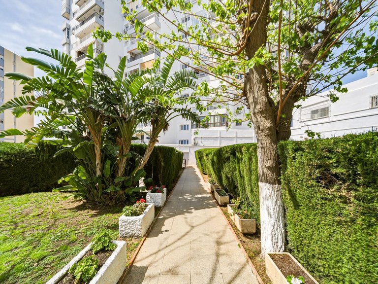 Apartment for Sale in Costa del Sol, Benalmadena Costa, Malaga 24