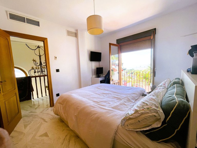 Villa for Sale in Calahonda, Malaga 10