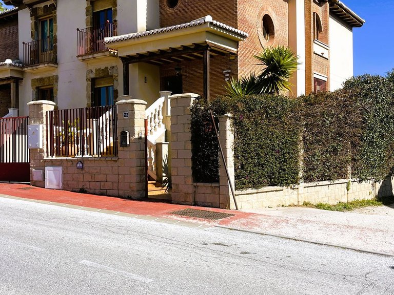 Villa for Sale in Calahonda, Malaga 17
