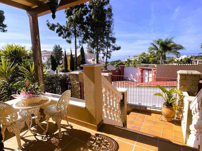 Villa for Sale in Calahonda, Malaga 3