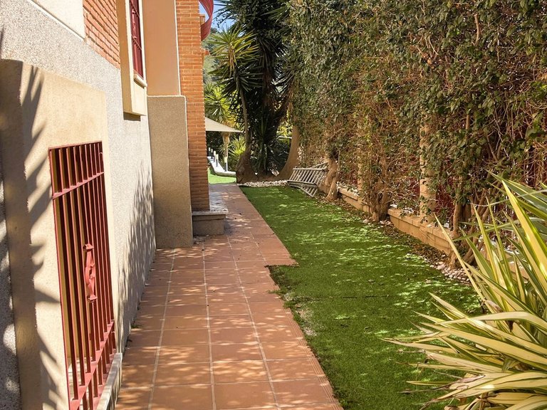 Villa for Sale in Calahonda, Malaga 35