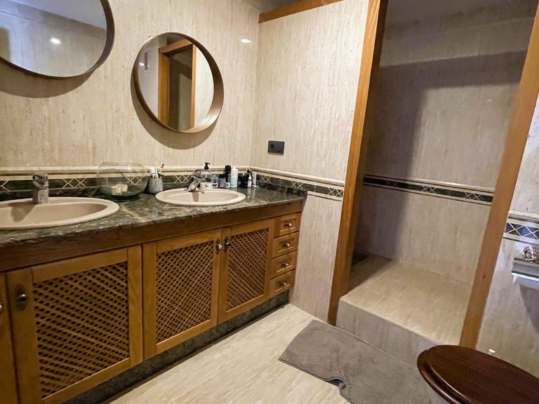 Villa for Sale in Calahonda, Malaga 37