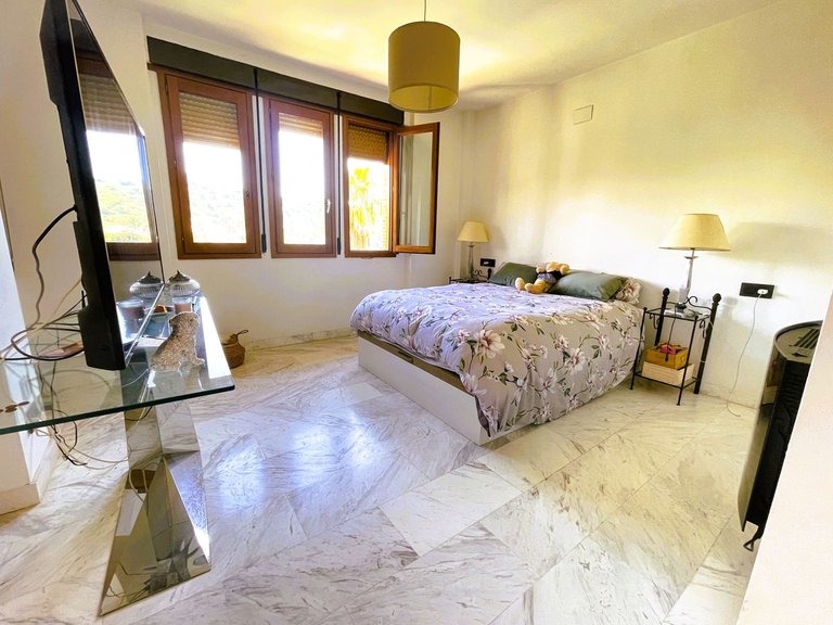 Villa for Sale in Calahonda, Malaga 5