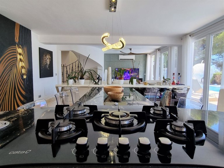 Villa for Sale in Elviria, Malaga 23