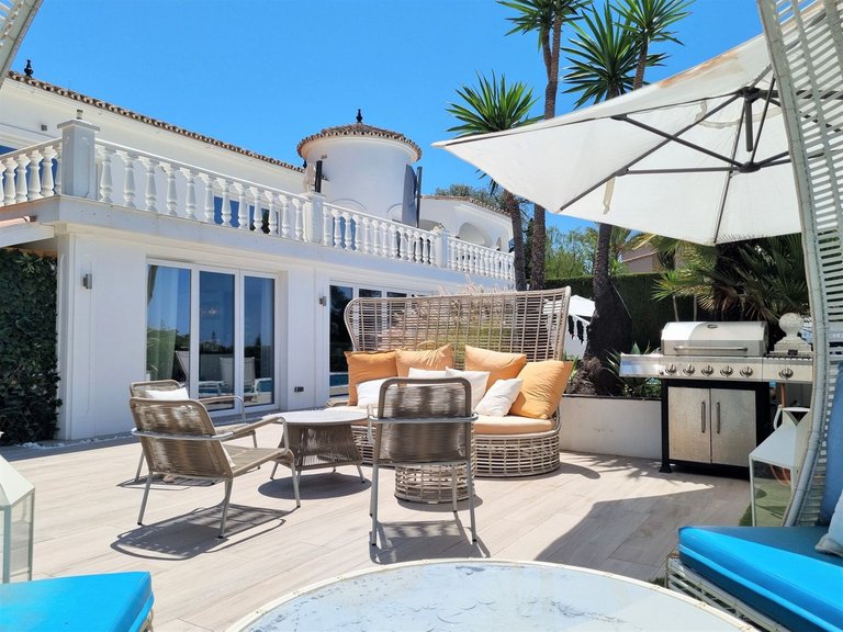 Villa for Sale in Elviria, Malaga 25