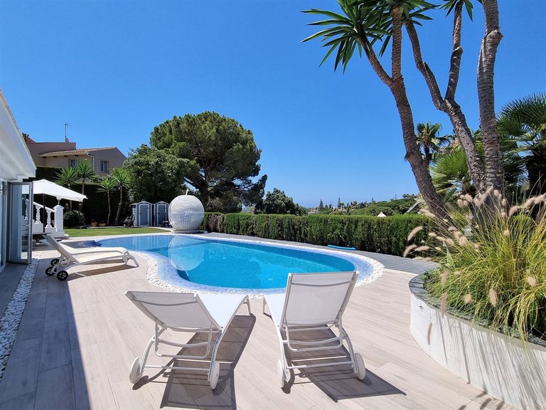Villa for Sale in Elviria, Malaga 26