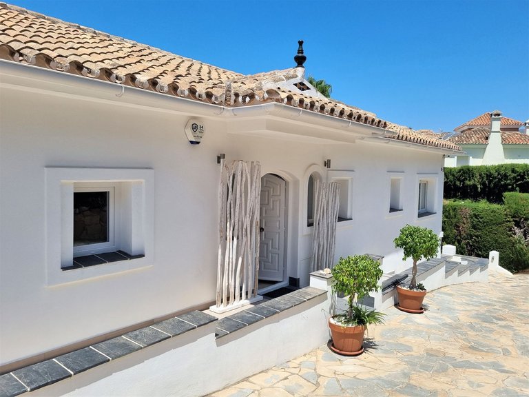 Villa for Sale in Elviria, Malaga 31