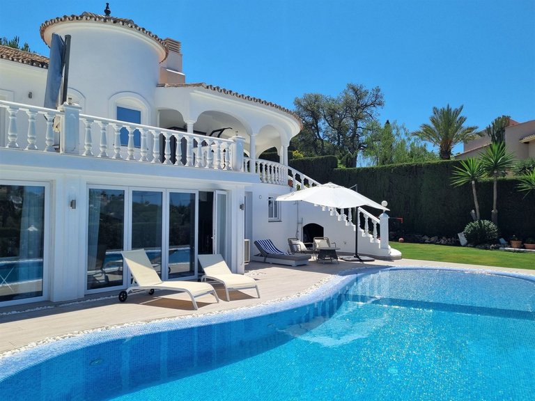 Villa for Sale in Elviria, Malaga 4