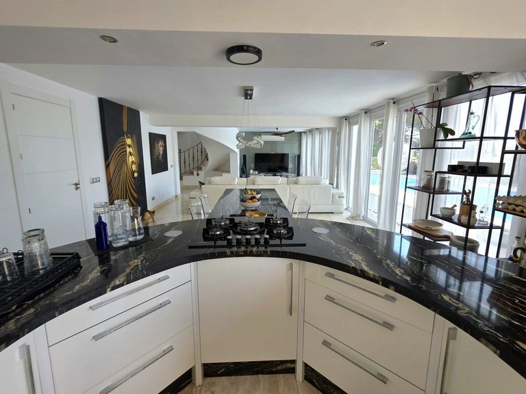 Villa for Sale in Elviria, Malaga 8