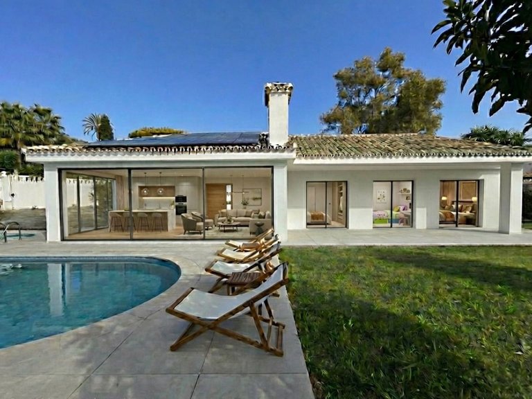 Villa for Sale in Costa del Sol Torremuelle, Malaga 1