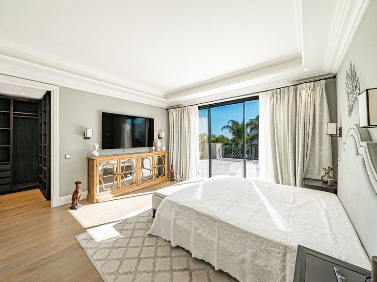 Villa for Sale in Benahavís, Malaga 17