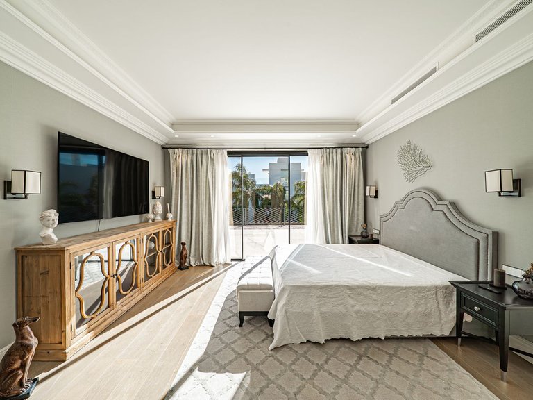 Villa for Sale in Benahavís, Malaga 18