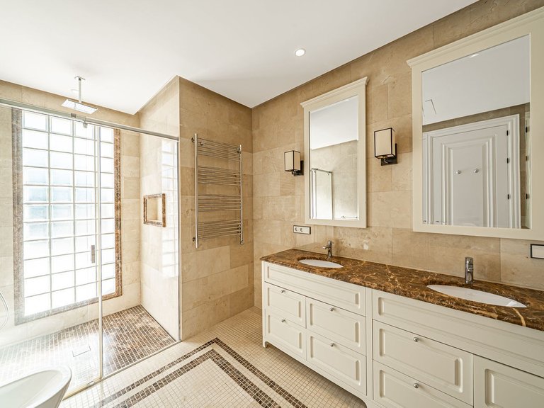 Villa for Sale in Benahavís, Malaga 23