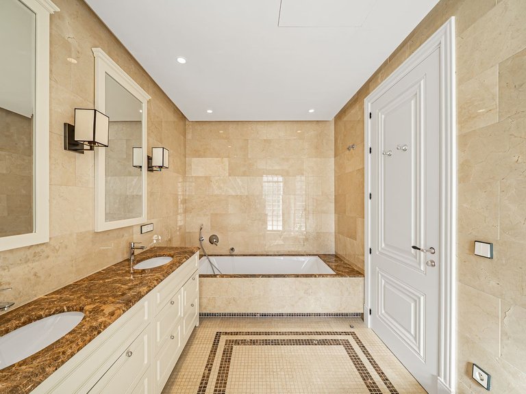 Villa for Sale in Benahavís, Malaga 25