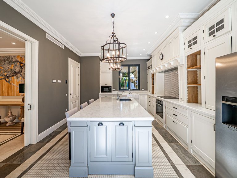 Villa for Sale in Benahavís, Malaga 3