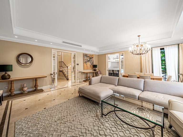 Villa for Sale in Benahavís, Malaga 31