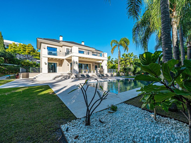 Villa for Sale in Benahavís, Malaga 56